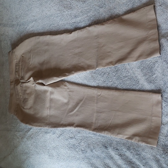 Croft & Barrow Pull On Tan Pants 10 Short - Picture 3 of 8
